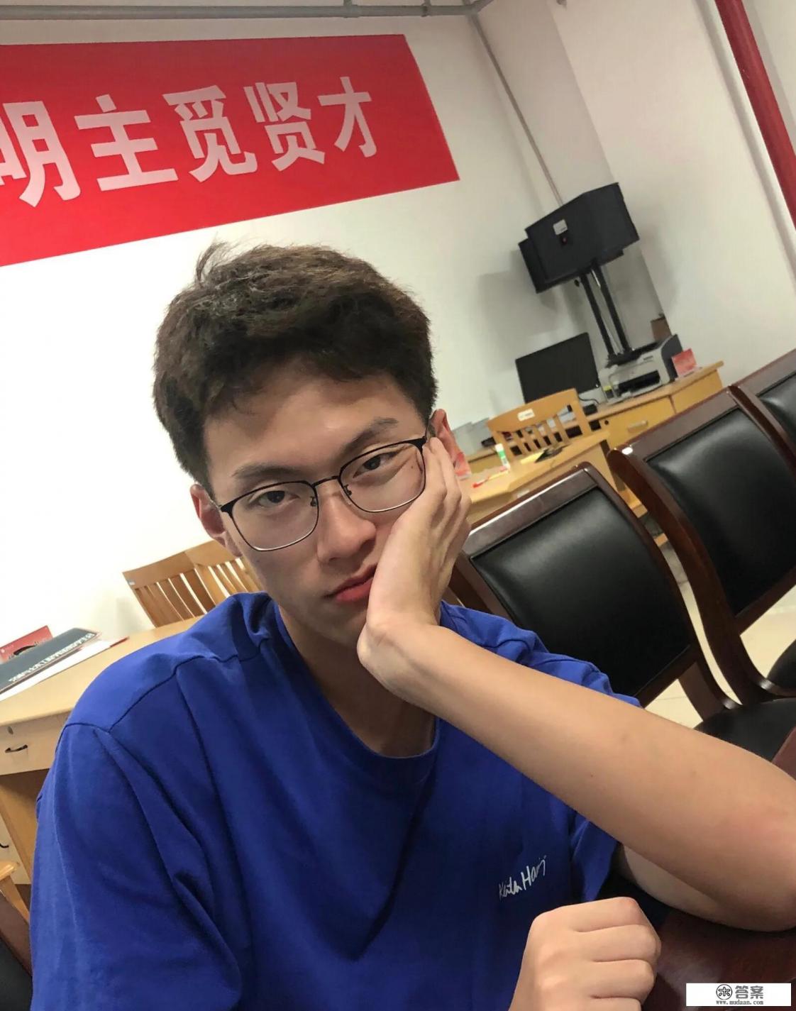 大学生毕业应该干什么？