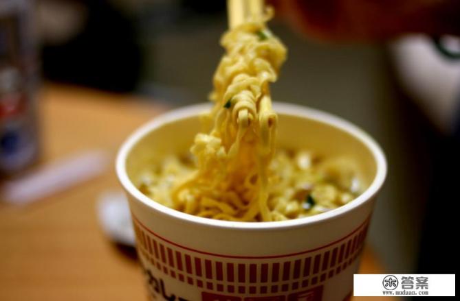 为什么中国人在国外旅游的时候喜欢吃泡面？