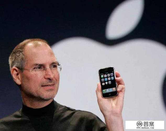 发明第一代苹果手机的人是谁？