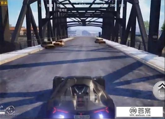 有一个汽车游戏,第三人称的,然后,友好几辆车,每辆都有不同的地图。然后开始之后,有许多警车来撞你? 有一个汽车游戏,第三人称的,然后,友好几辆车,每辆都有不同的地图。然后开始之后,有许多警车来撞你?