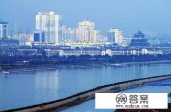 咸阳飞往拉萨几个小时？