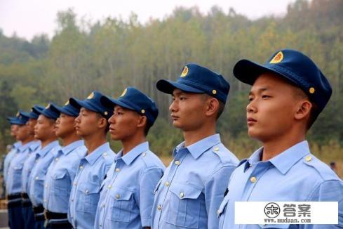 上大学还能当兵吗? 上大学还能当兵吗?