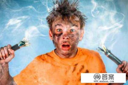 触电的十种方法? 触电的十种方法?