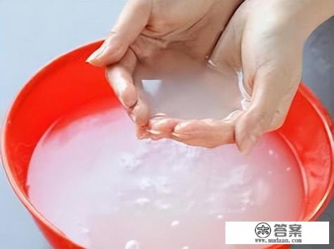 白色旅游鞋怎么清洗? 白色旅游鞋怎么清洗?