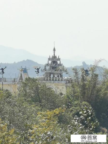 两个女大学生出去旅游安全吗？