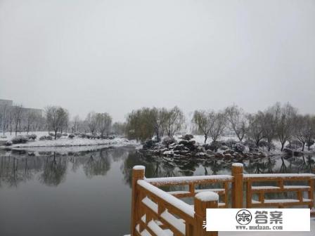 大学生应该怎样度过大学生活