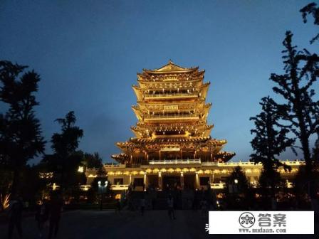 大学生应该怎样度过大学生活