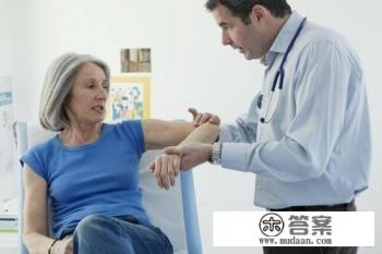 风湿性关节炎什么症状怎么治疗 风湿性关节炎什么症状怎么治疗