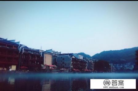 求凤凰古城游玩攻略，两人三天大概要多少