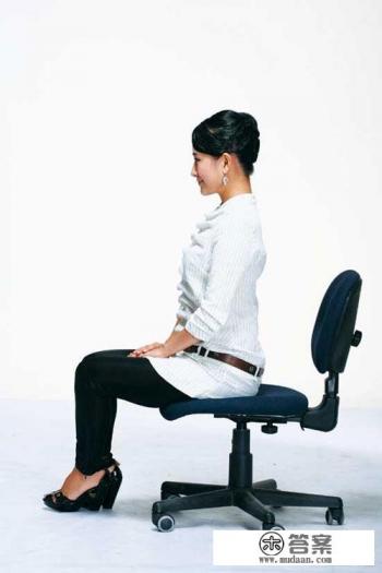 正确规范的礼仪坐姿是什么