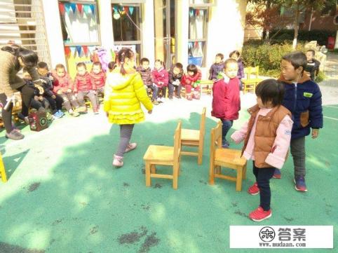 幼儿园抢凳子游戏的好处