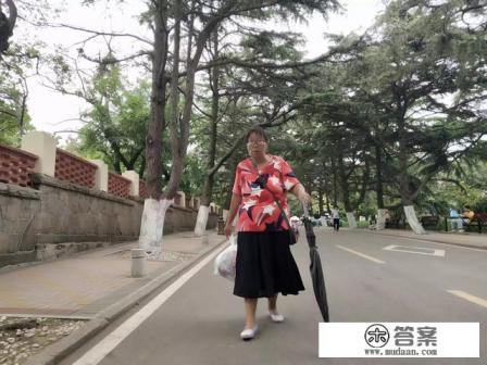 没钱人，怎么可以出国