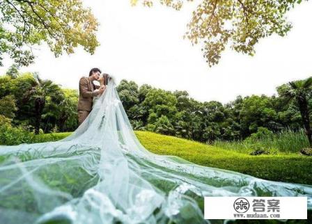 如何一边旅行一边拍婚纱照 如何一边旅行一边拍婚纱照