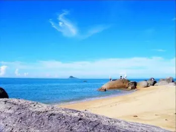 一般去三亚旅游跟团划算还是自己去
