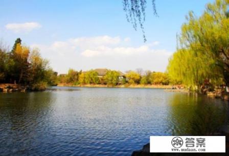 北京大学校园内的标志景点是什么 北京大学校园内的标志景点是什么
