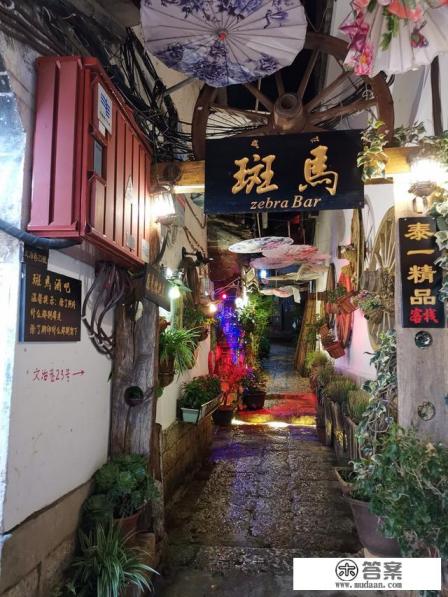 我想带妈妈去旅游，哪比较适合呢
