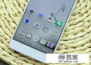 tcl手机最旧款 tcl手机最旧款