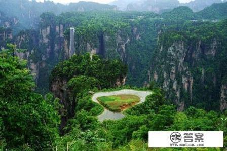 求湖南旅游景点排名前十,哪些比较值得去 求湖南旅游景点排名前十,哪些比较值得去